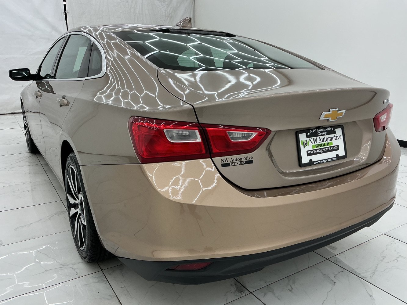 Used 2018 Chevrolet Malibu LT FWD image 9