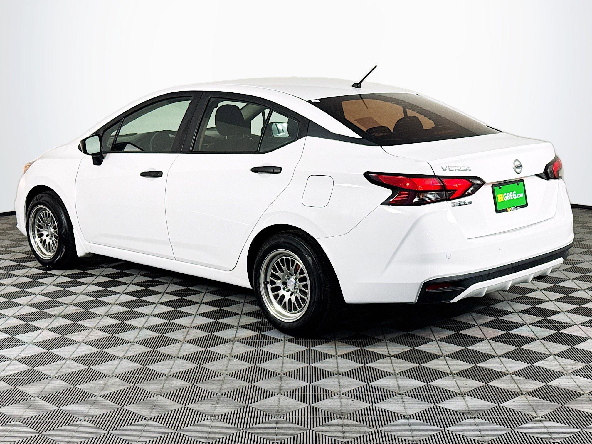 Used 2020 Nissan Versa S FWD image 6