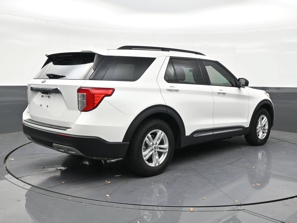 Used 2023 Ford Explorer XLT w/ Equipment Group 202A RWD image 5