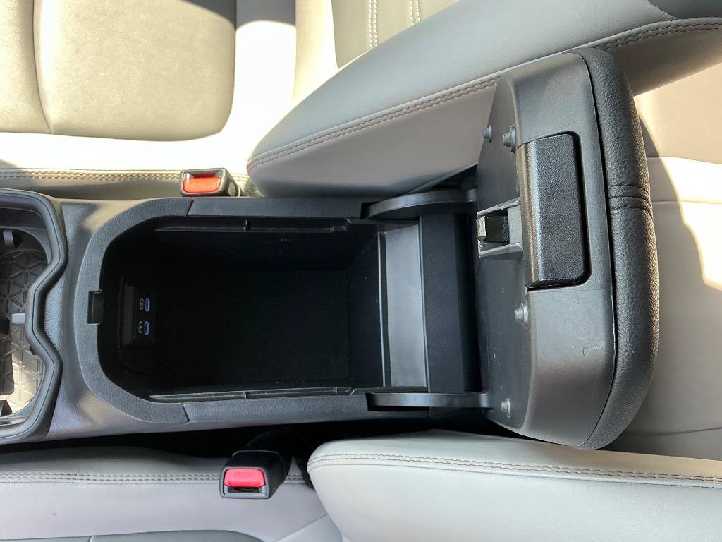 Used 2022 Toyota RAV4 XLE Premium FWD image 22