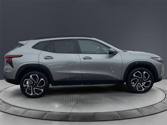 Used 2025 Chevrolet Trax RS w/ Sunroof Package image 6