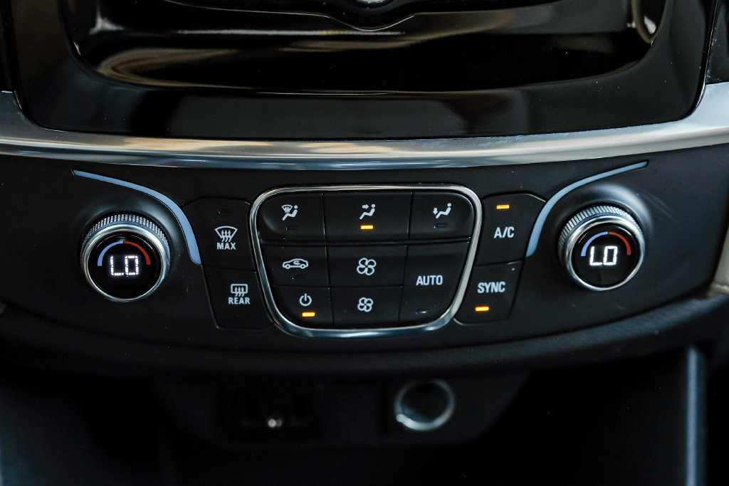 Used 2023 Chevrolet Traverse LS w/ Safety Package FWD image 28