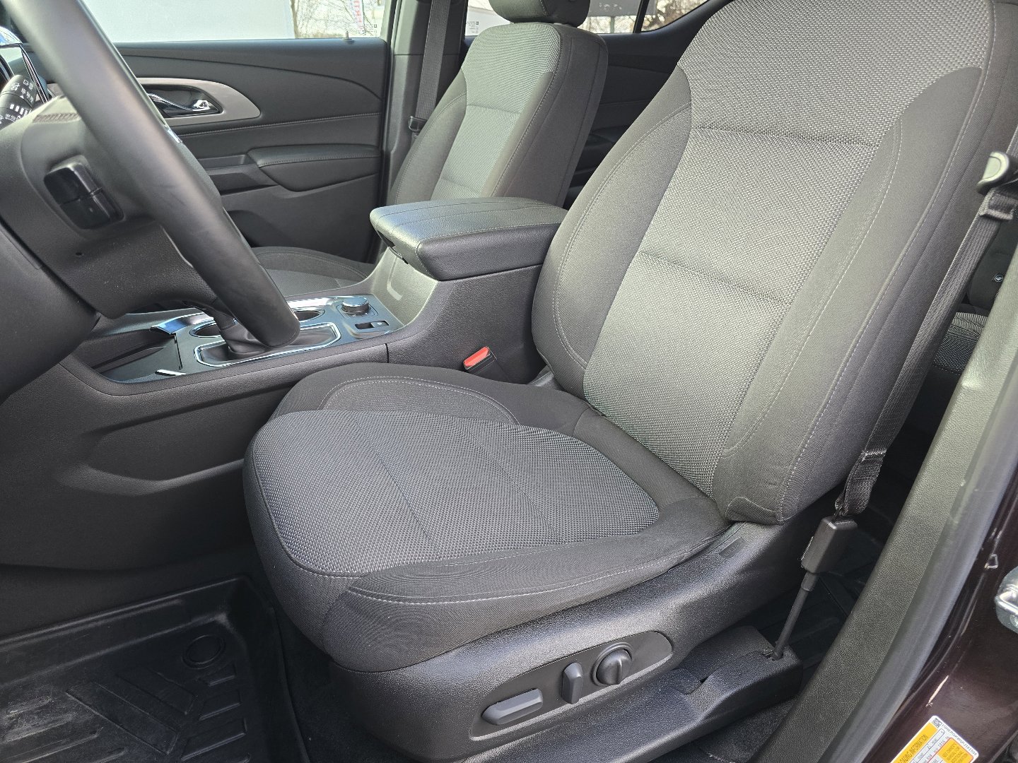 Used 2023 Chevrolet Traverse LT image 33