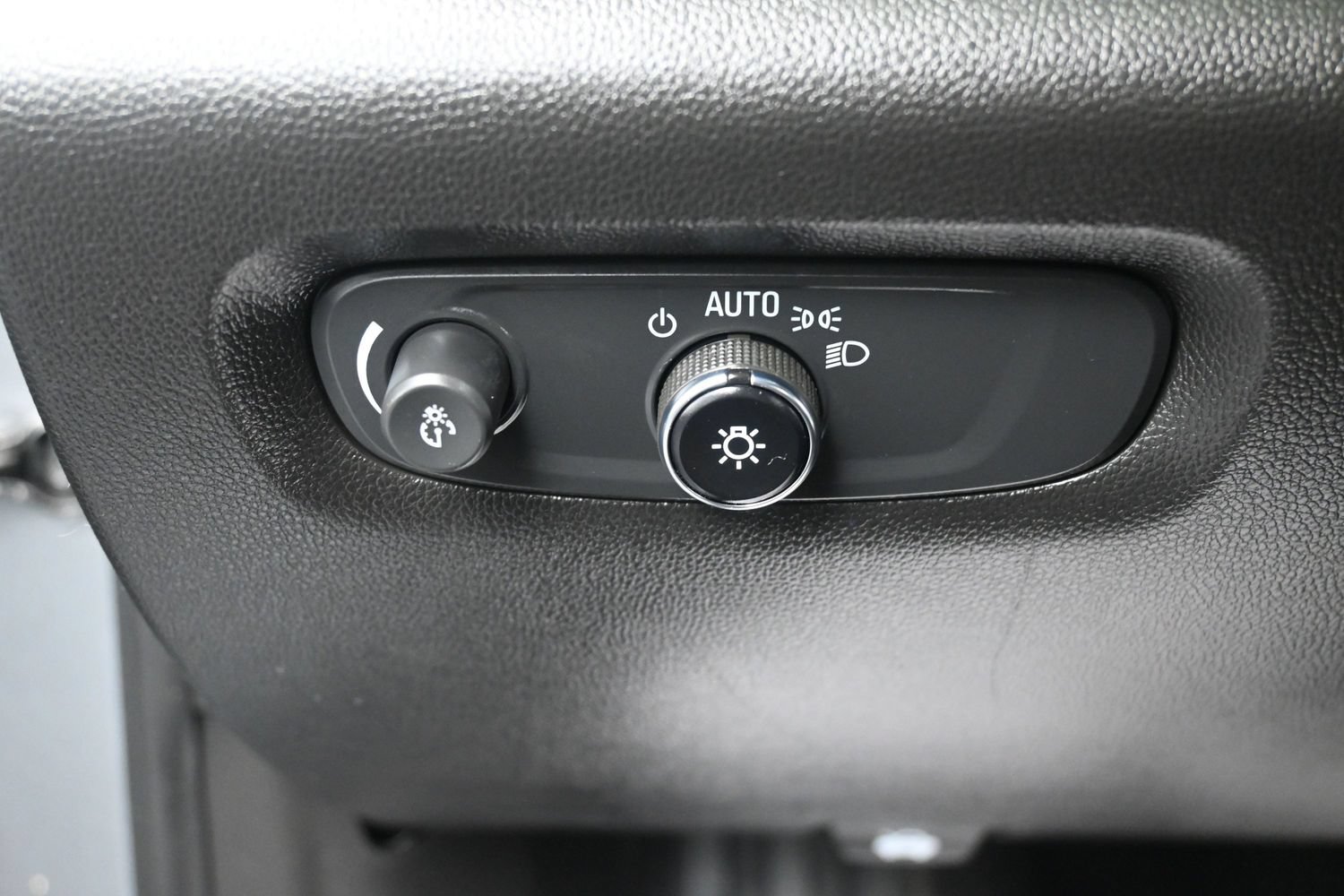 Used 2023 Chevrolet Traverse LT AWD/4WD image 19