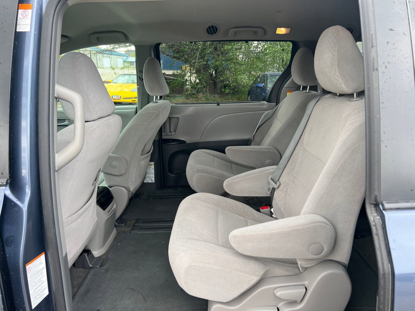 Used 2017 Toyota Sienna LE FWD image 25