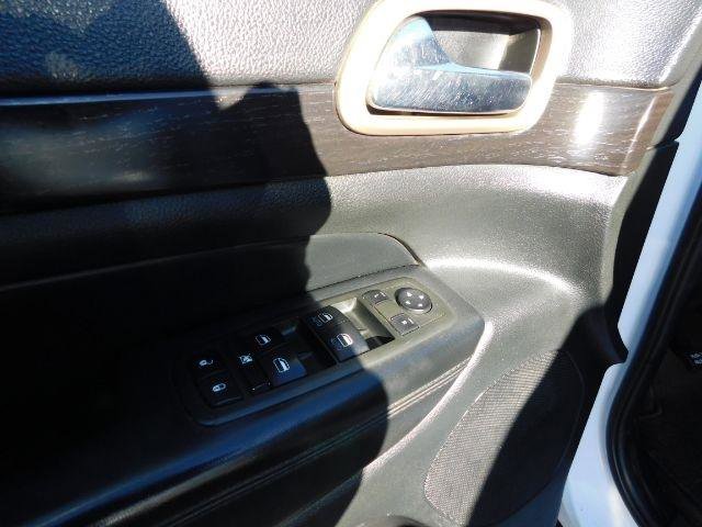 Used 2014 Jeep Grand Cherokee Laredo AWD/4WD image 12