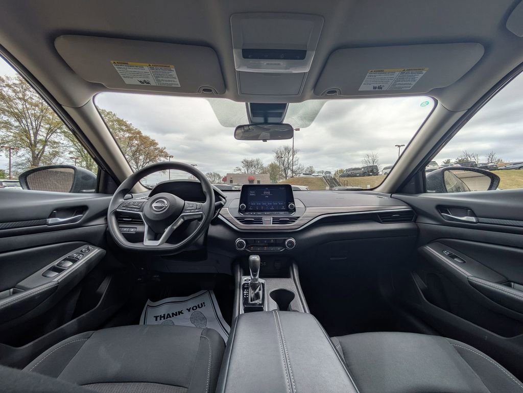 Used 2025 Nissan Altima 2.5 SV image 21