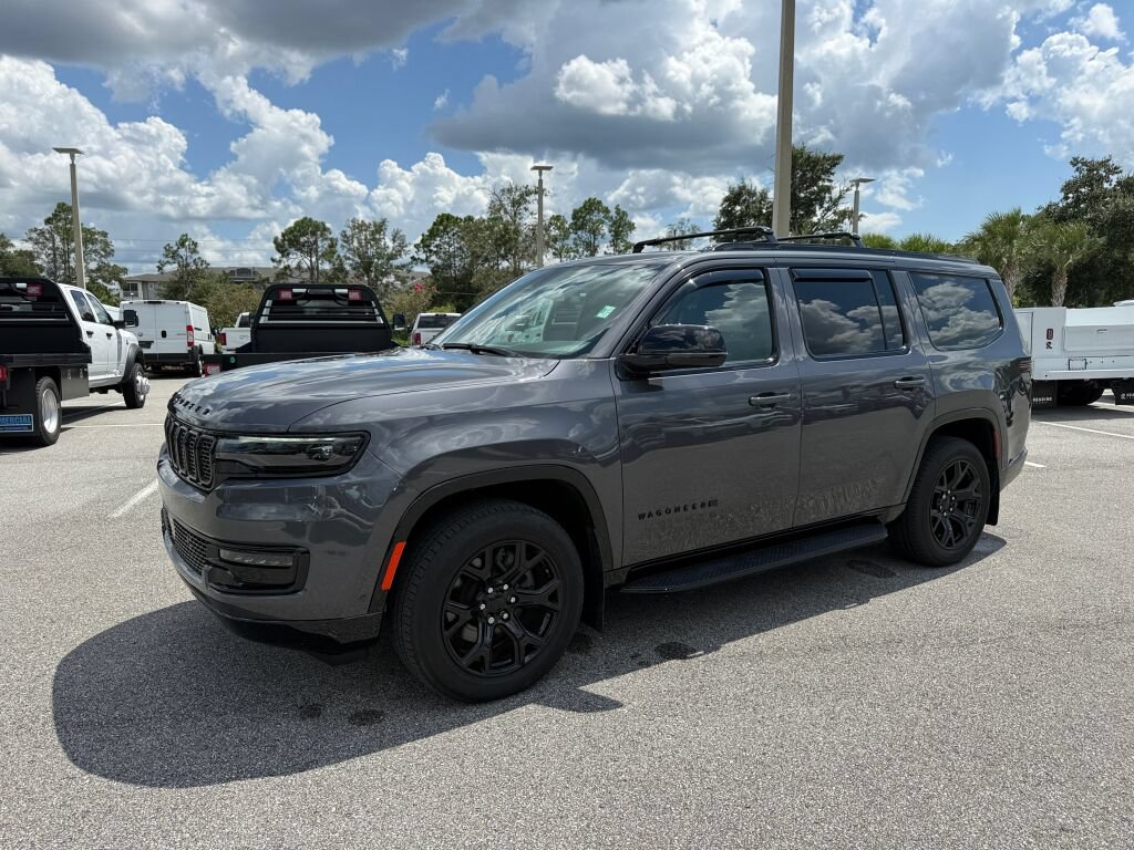 Used 2023 Jeep Wagoneer Series II RWD image 7