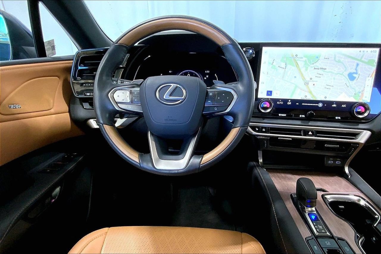 Used 2024 Lexus RX 350 Premium Plus w/ Convenience Package FWD image 4