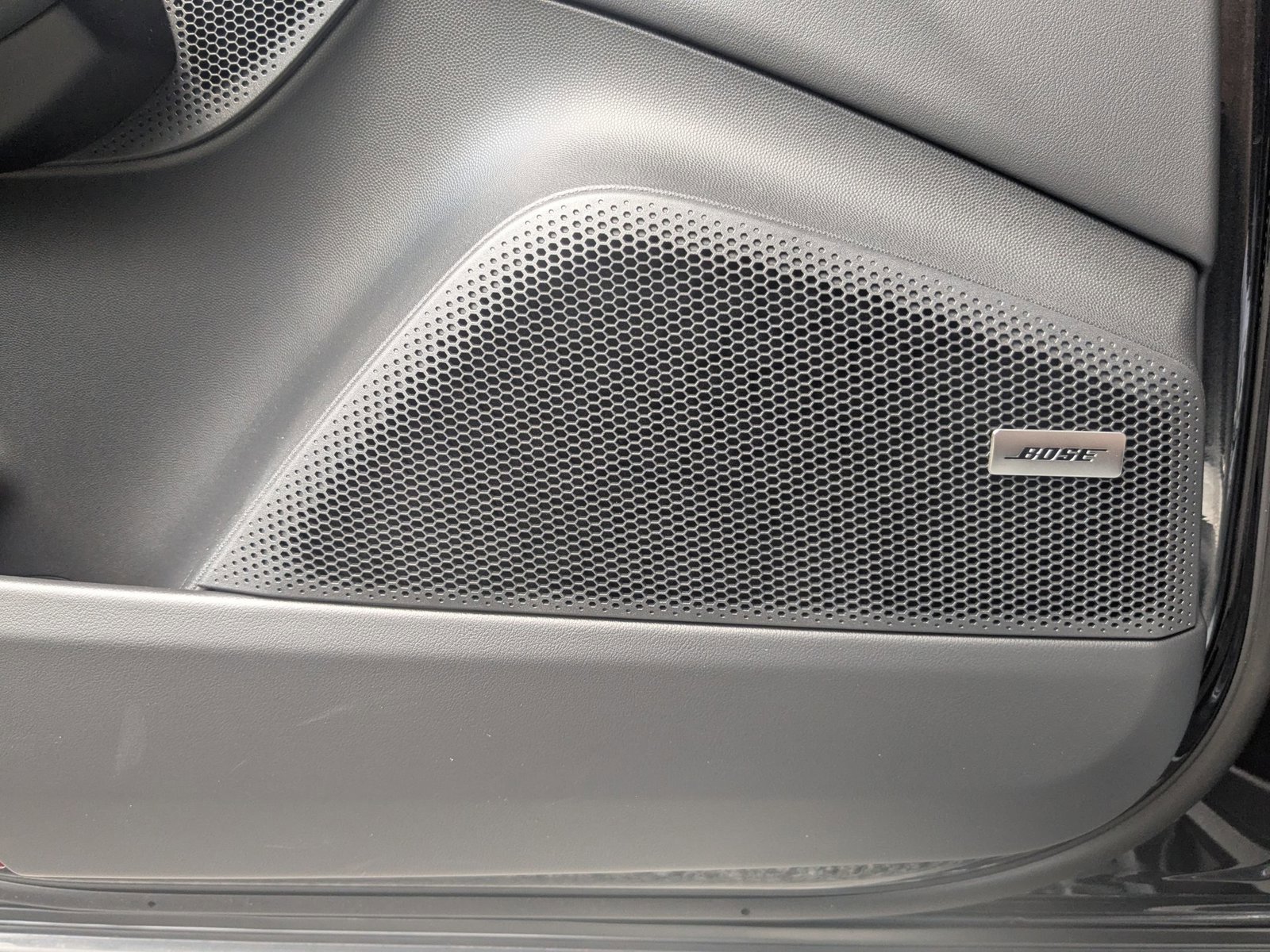 New 2025 Porsche Macan 4 Electric image 14