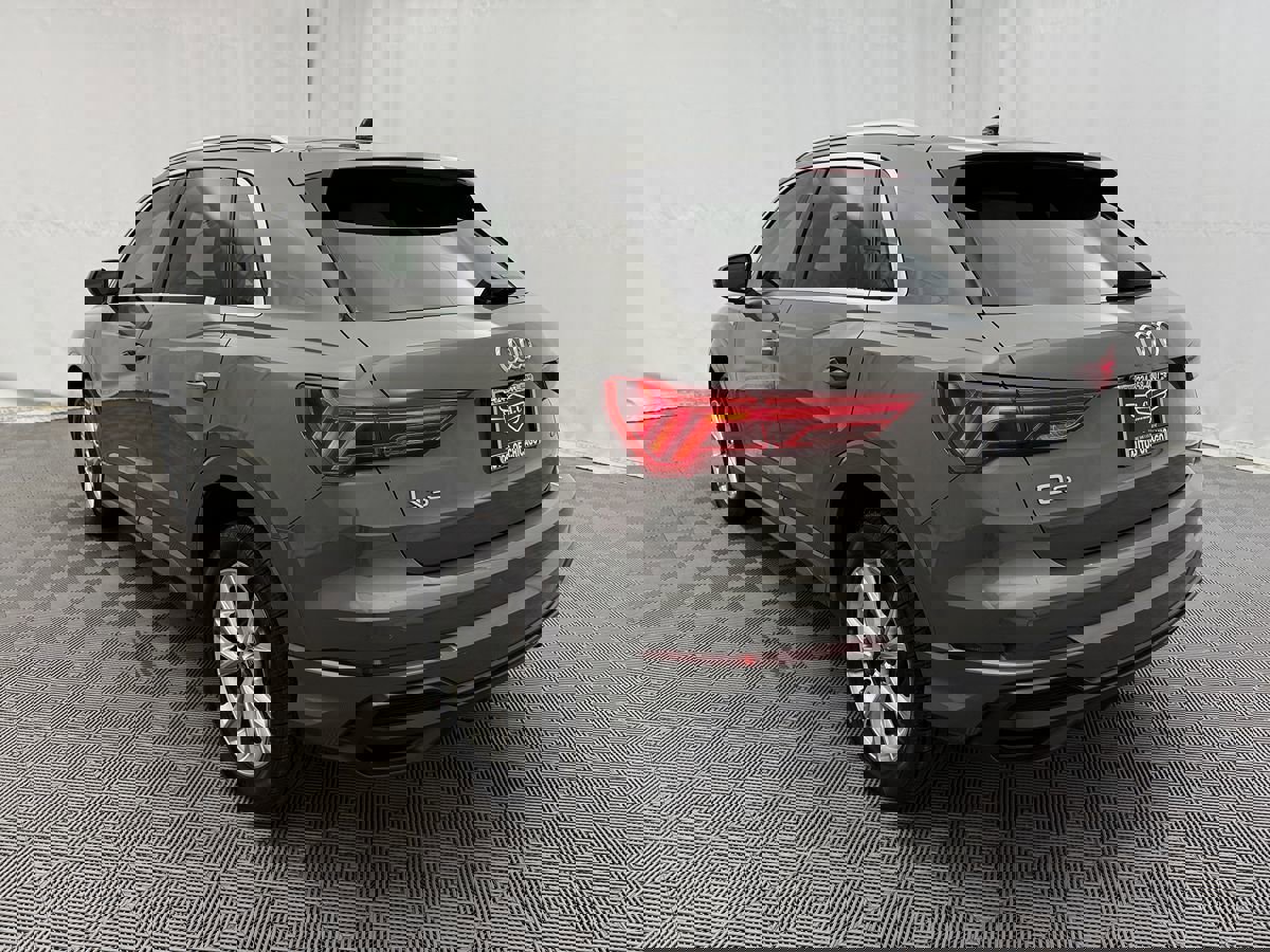 Used 2022 Audi Q3 2.0T Premium Plus w/ Premium Plus Package image 5