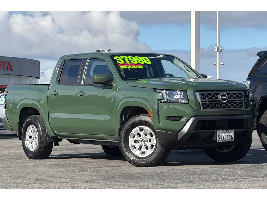 Used 2024 Nissan Frontier SV w/ Technology Package AWD/4WD image 2