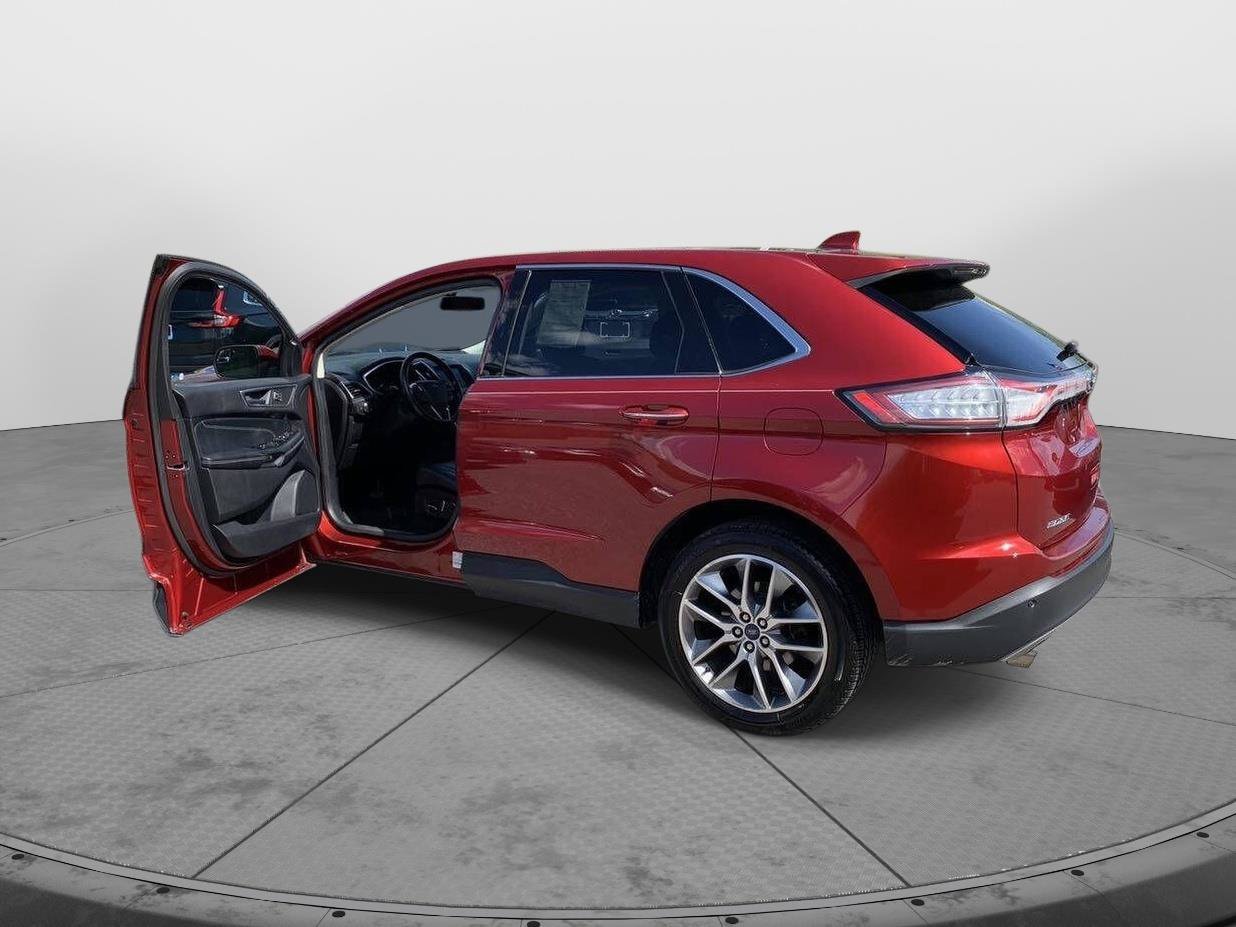 Used 2018 Ford Edge Titanium w/ Equipment Group 301A AWD/4WD image 9