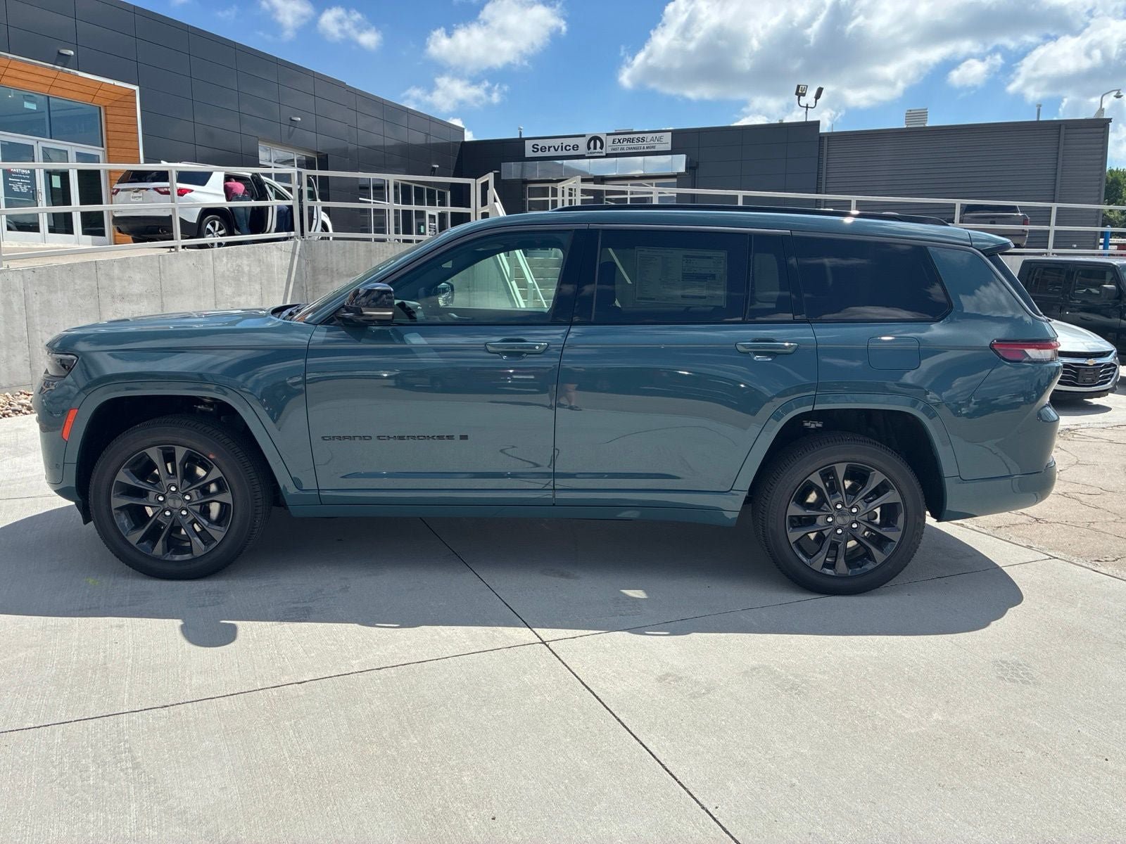 New 2026 Jeep Grand Cherokee L Limited AWD/4WD image 2