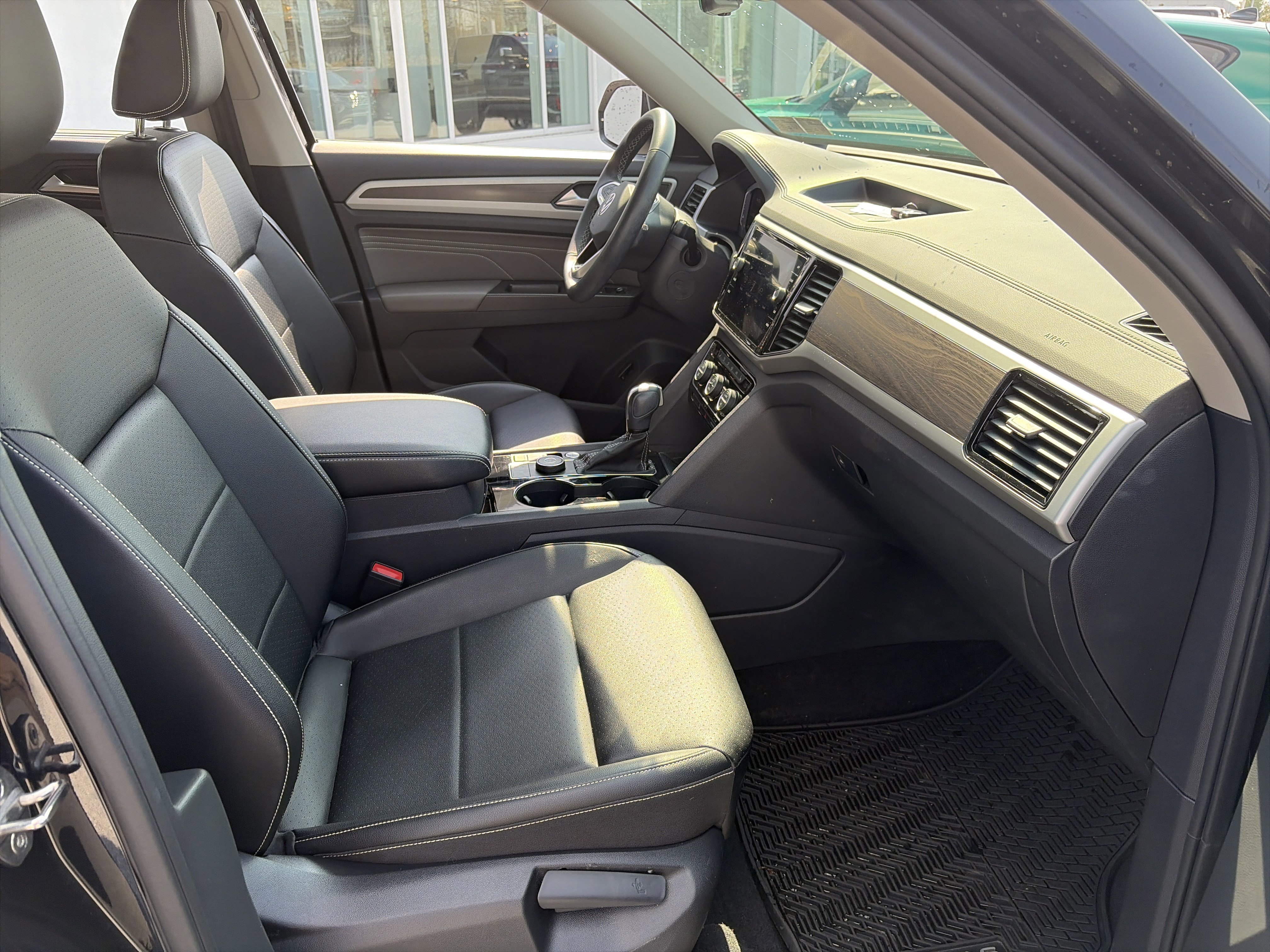 Used 2023 Volkswagen Atlas SE image 36