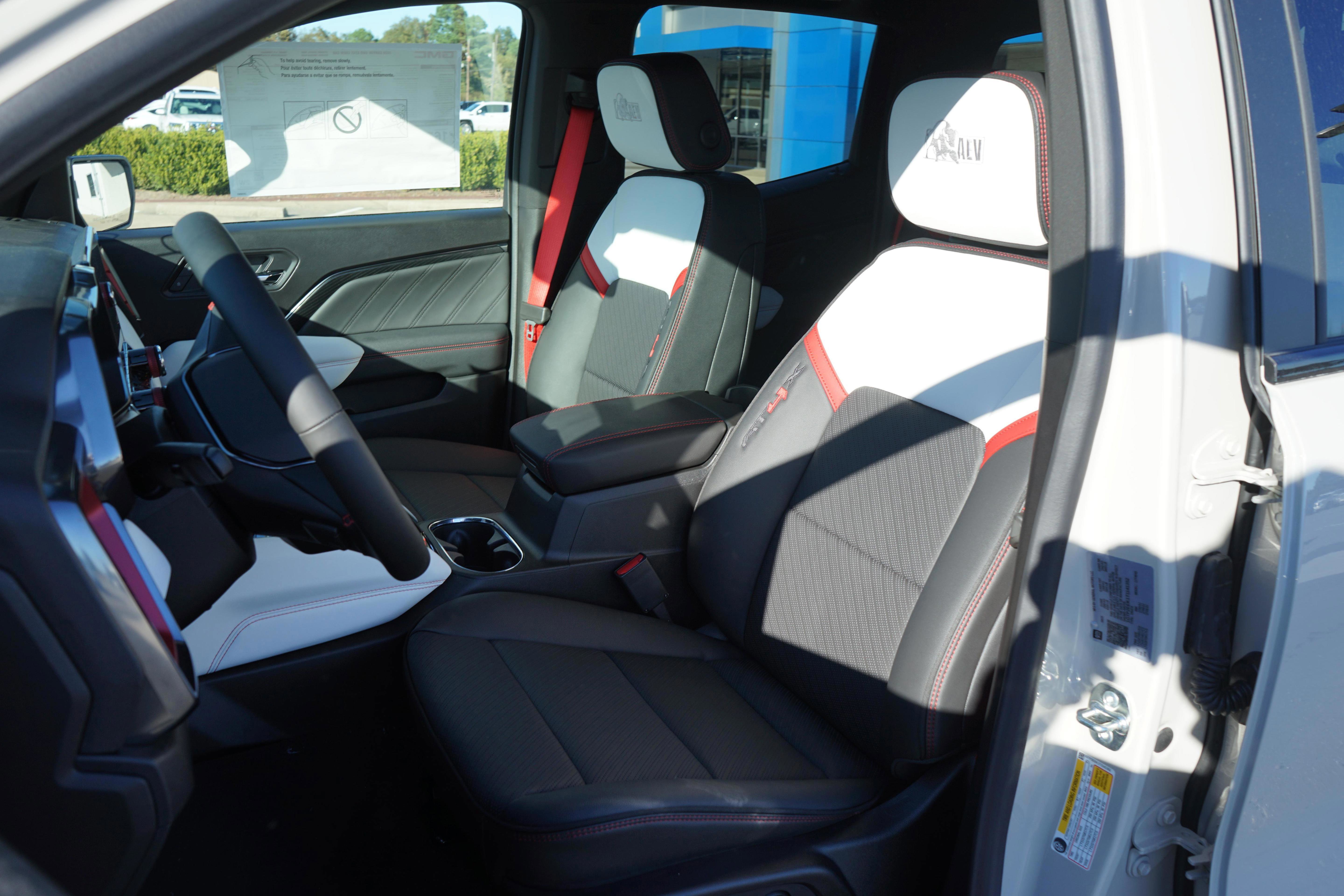 New 2026 GMC Canyon AT4X w/ AT4X AEV Edition image 9