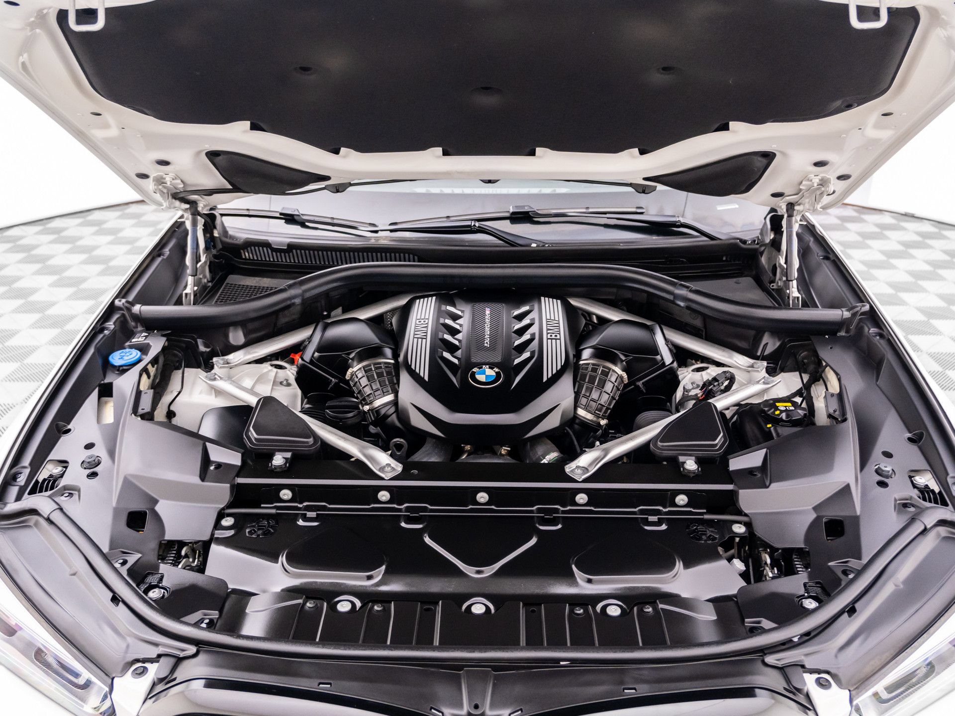 Used 2023 BMW X6 M50i w/ Executive Package AWD/4WD image 37