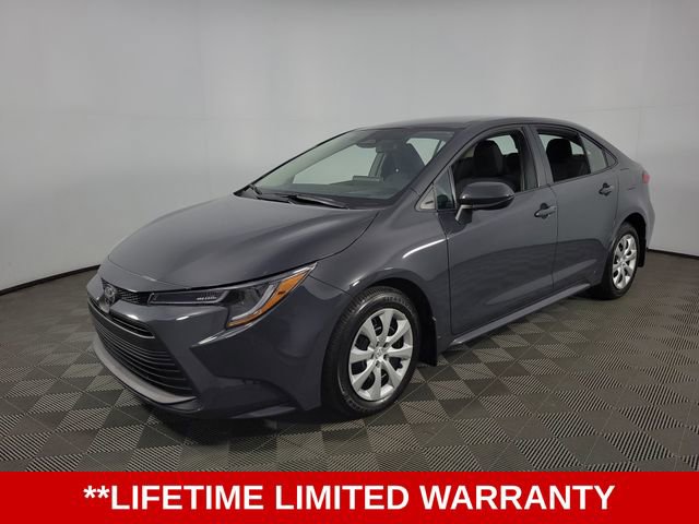Used 2025 Toyota Corolla LE FWD image 3