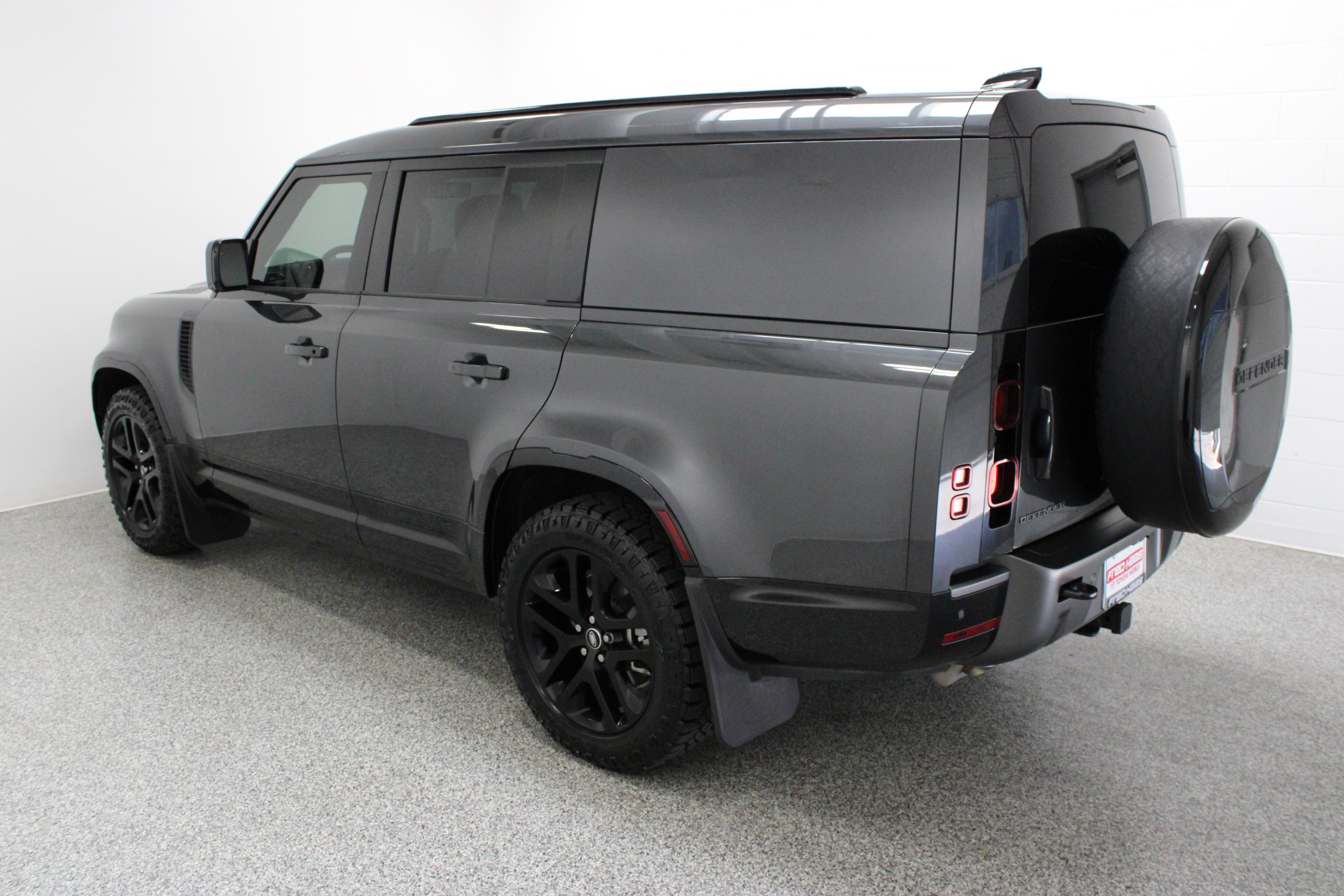Used 2025 Land Rover Defender 130 Outbound AWD/4WD image 9