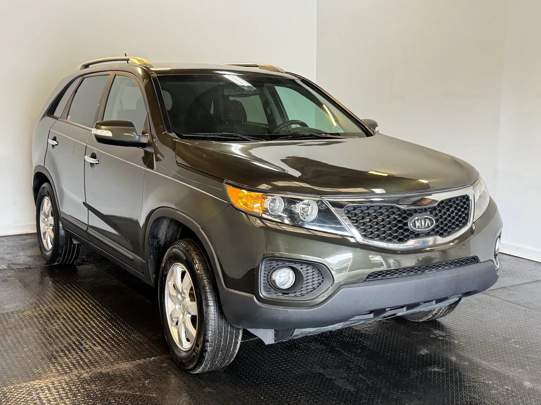Used 2011 Kia Sorento 2WD w/ Convenience Pkg image 3