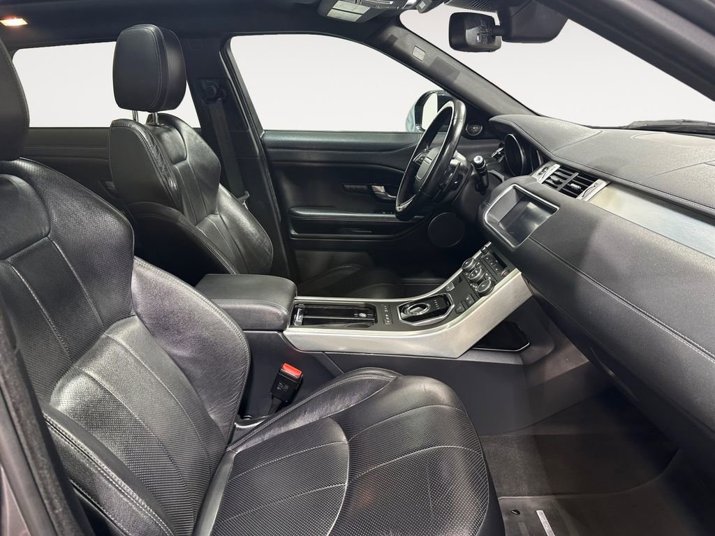 Used 2017 Land Rover Range Rover Evoque SE image 13