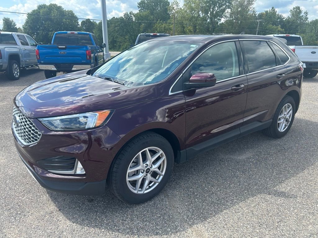 Used 2024 Ford Edge SEL w/ Convenience Package image 3