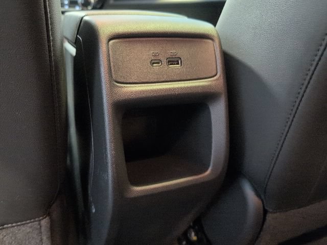 Used 2025 Chevrolet Trax RS w/ Sunroof Package FWD image 32