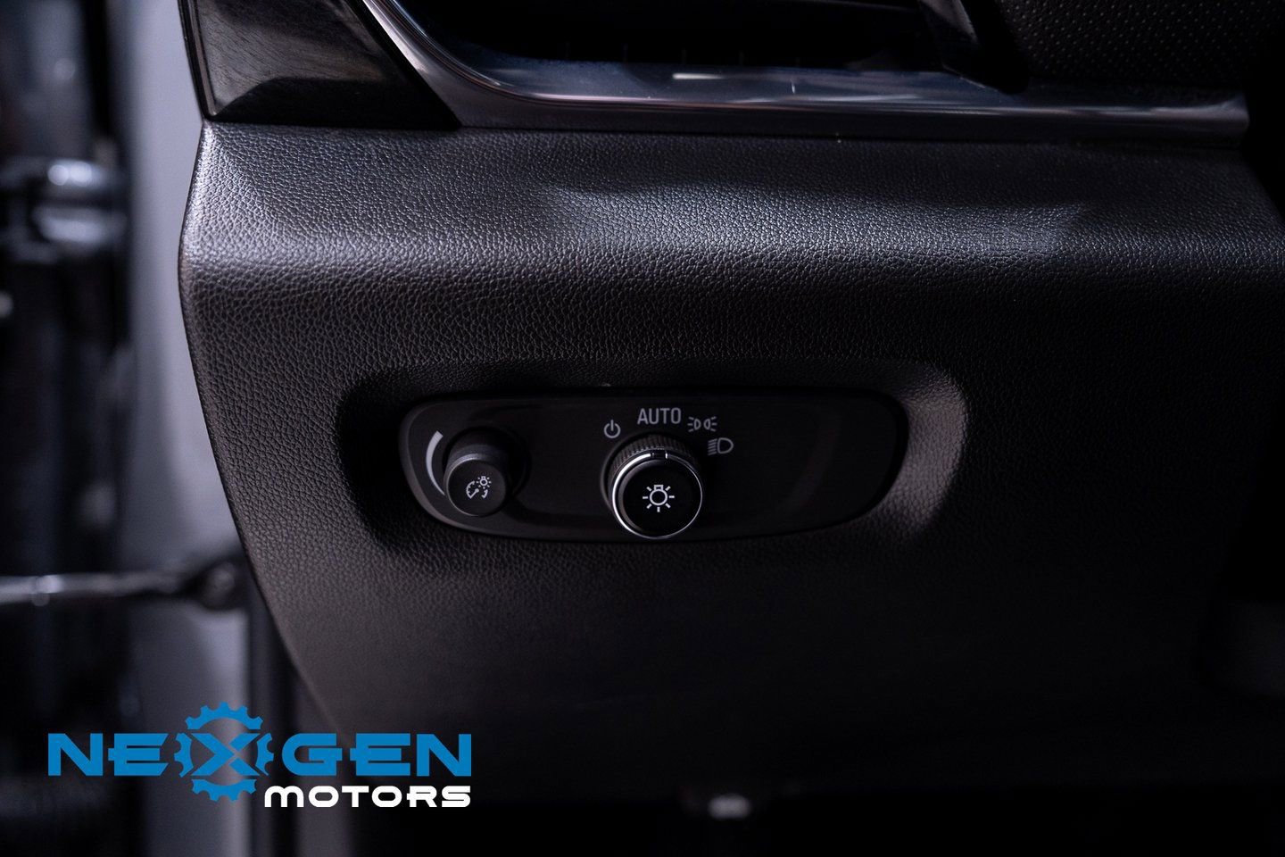 Used 2023 Chevrolet Traverse RS w/ LPO, Floor Liner Package image 21