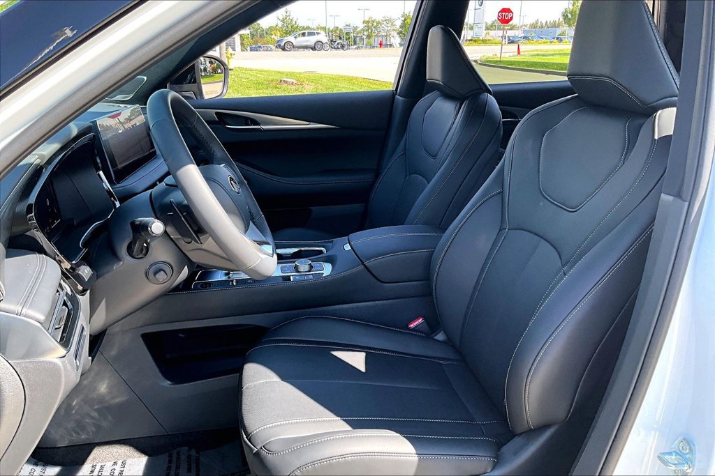 New 2027 INFINITI QX60 Sport w/ Dark Cargo Package AWD/4WD image 9