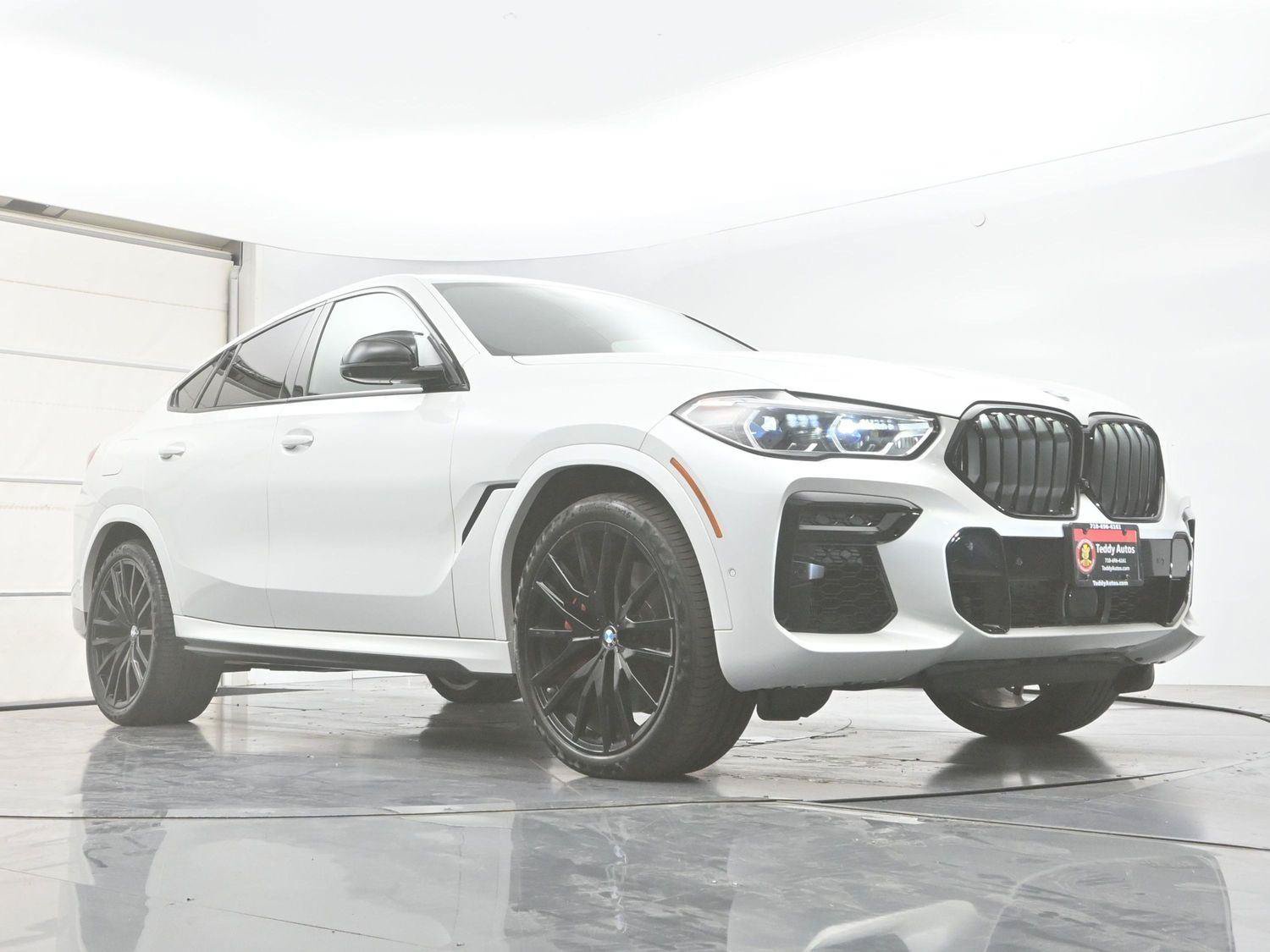 Used 2022 BMW X6 M50i w/ Executive Package AWD/4WD image 32