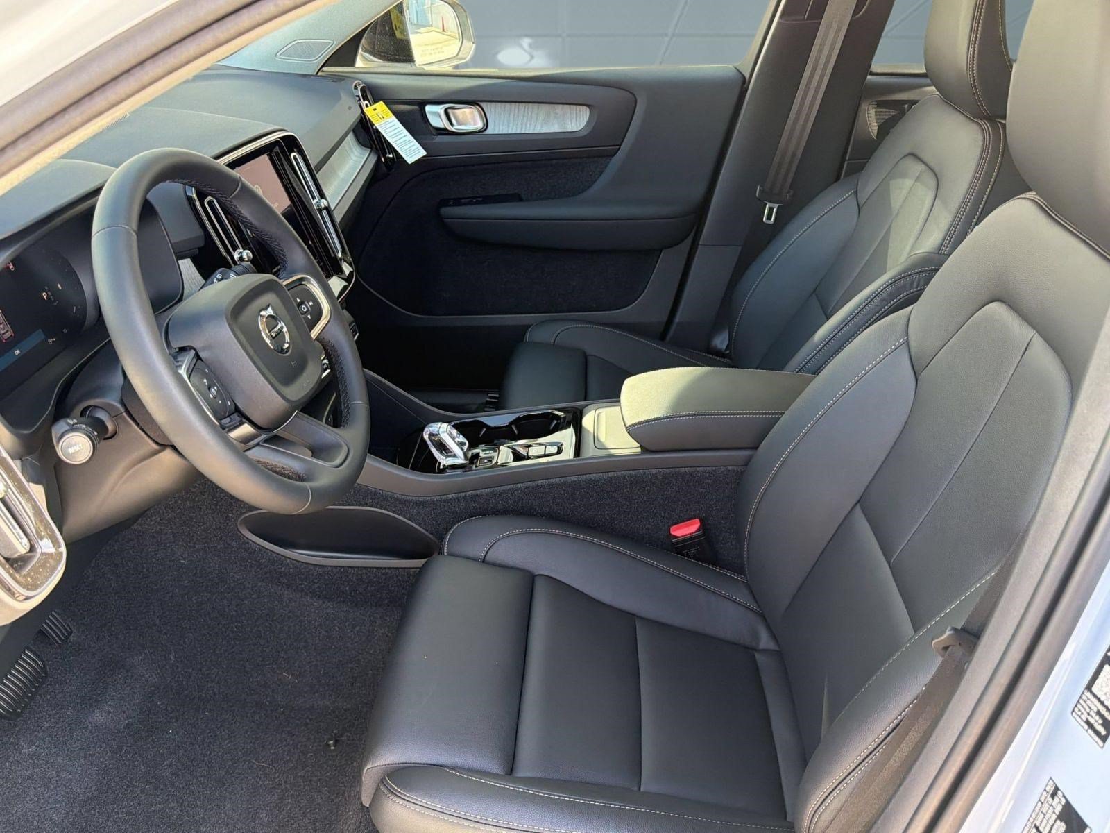 New 2026 Volvo XC40 B5 Plus w/ Protection Package Premier AWD/4WD image 5