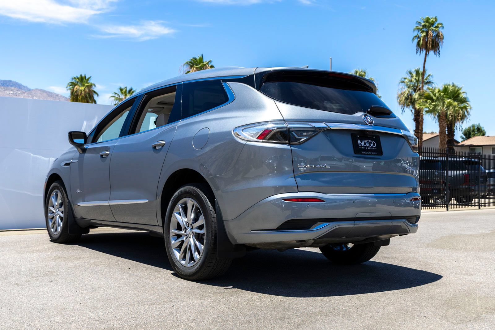 Used 2023 Buick Enclave Avenir w/ Avenir Technology Package AWD/4WD image 7