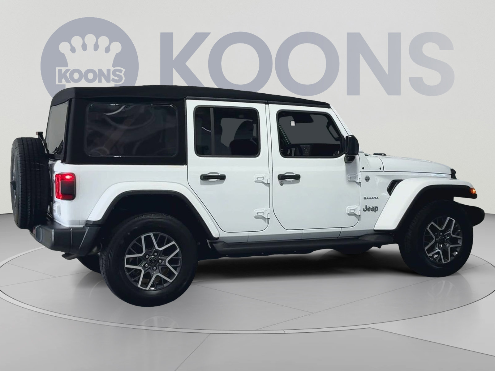 Used 2024 Jeep Wrangler Unlimited Sahara w/ Technology Group AWD/4WD image 11