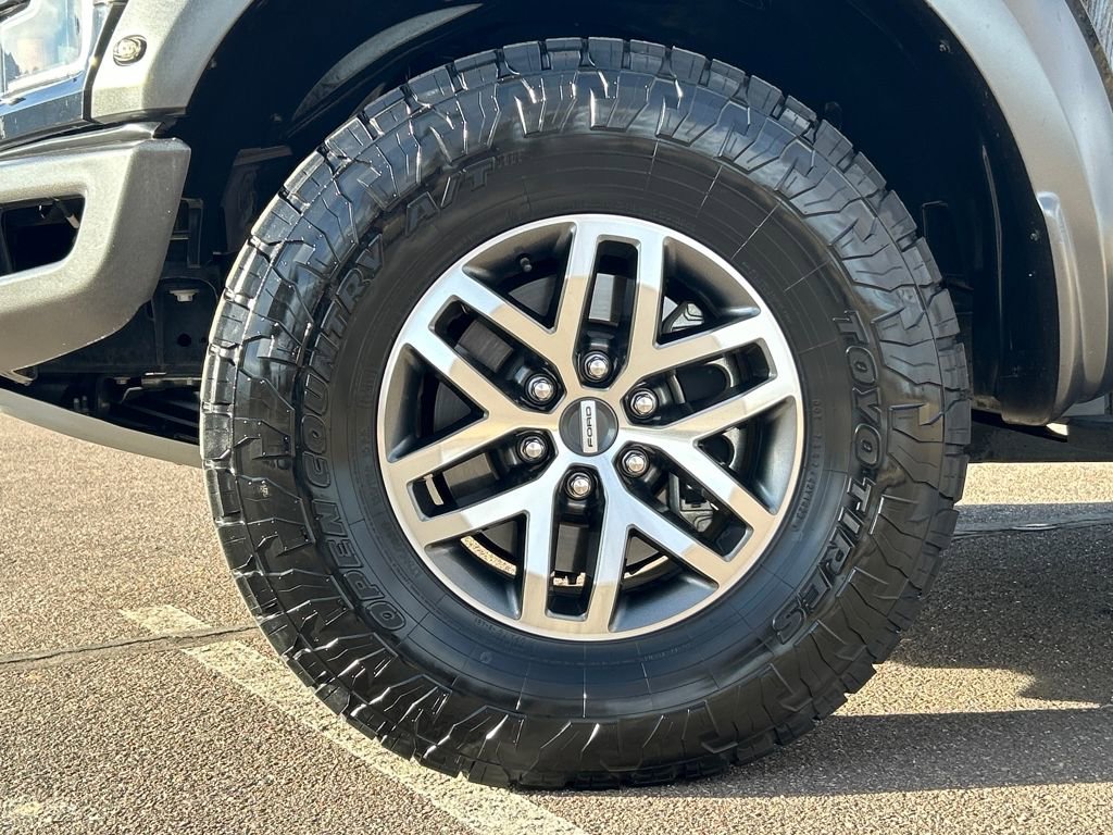 Used 2018 Ford F150 Raptor w/ Equipment Group 802A Luxury image 32
