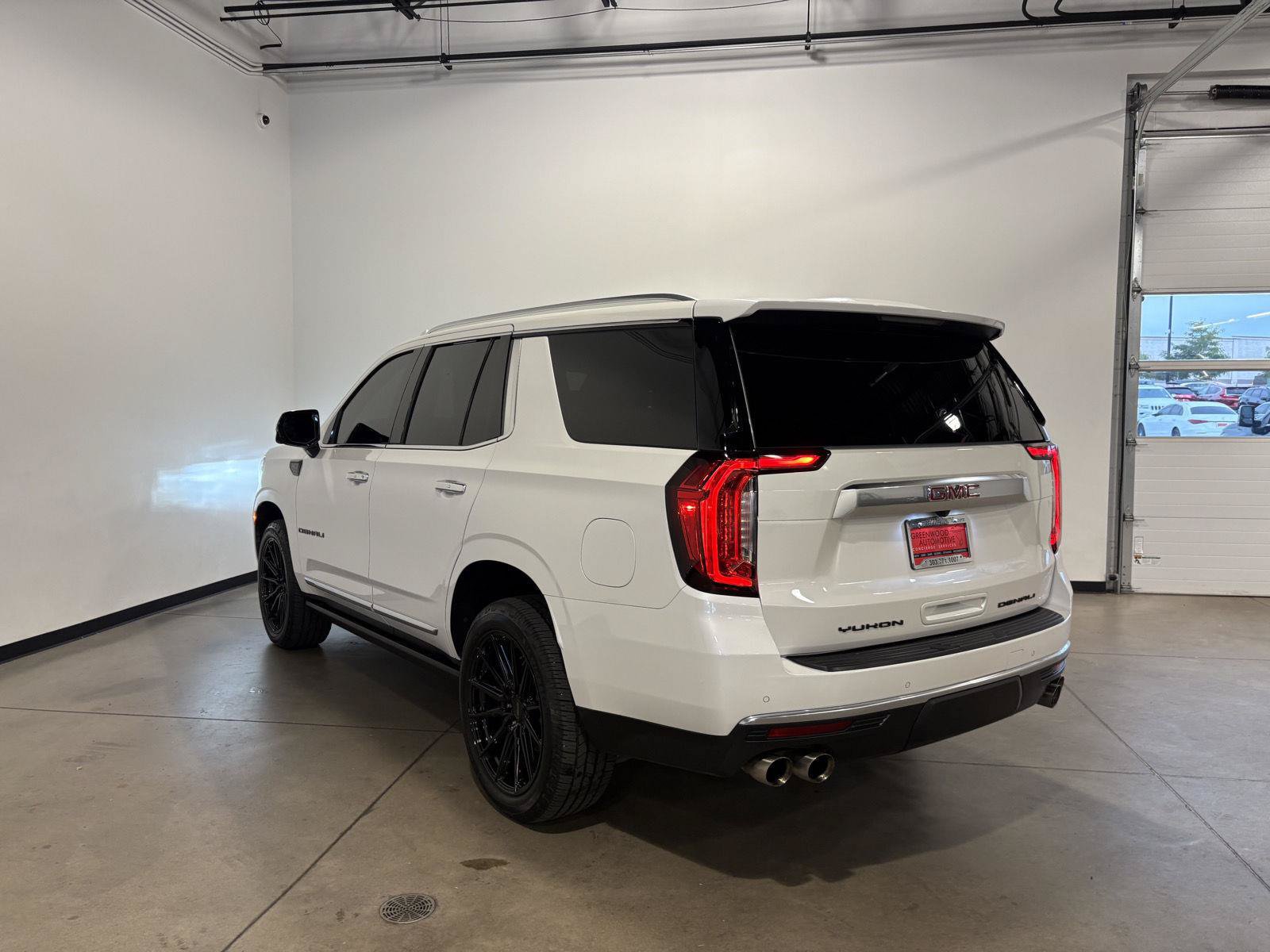 Used 2023 GMC Yukon Denali AWD/4WD image 6
