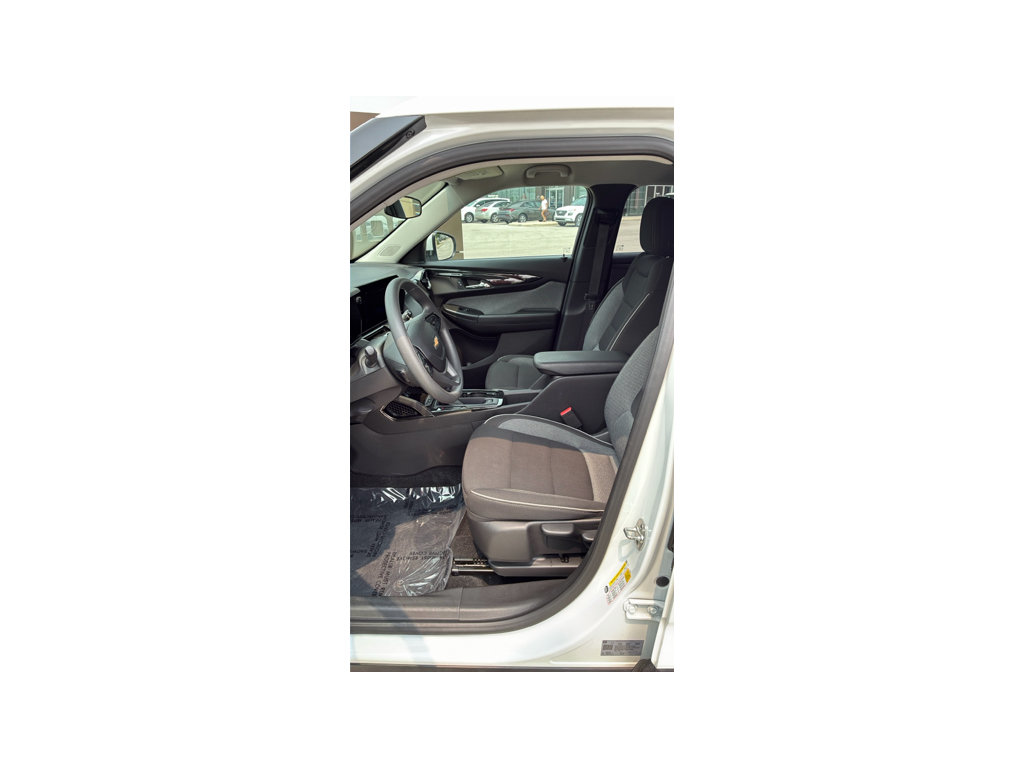 Used 2025 Chevrolet TrailBlazer LT AWD/4WD image 11