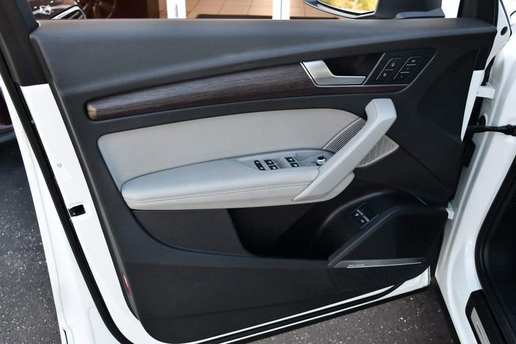 Used 2021 Audi Q5 e Premium Plus w/ Premium Plus Package image 44