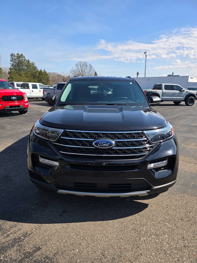 Certified 2023 Ford Explorer XLT w/ Equipment Group 202A AWD/4WD image 8