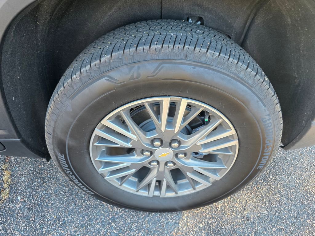 New 2026 Chevrolet Traverse LT w/ LPO, Floor Liner Package FWD image 24