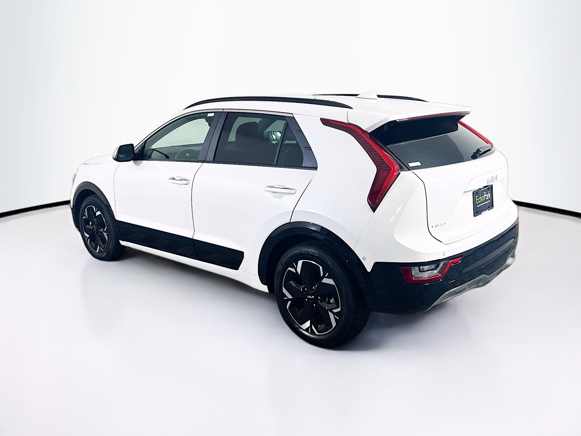 Used 2024 Kia Niro Wave w/ Wave Preserve Package image 5