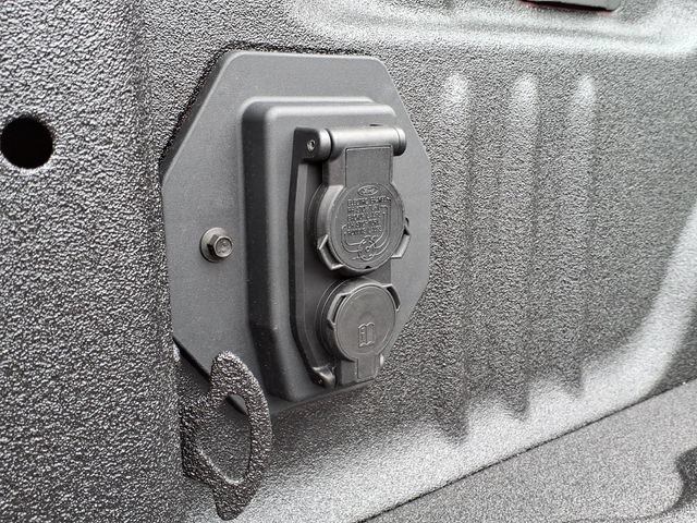 New 2026 Ford F250 Lariat w/ Black Appearance Package AWD/4WD image 9