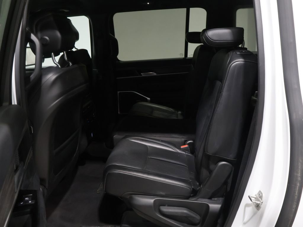 Used 2024 Jeep Wagoneer L Series III w/ Flexible Seating Group image 18