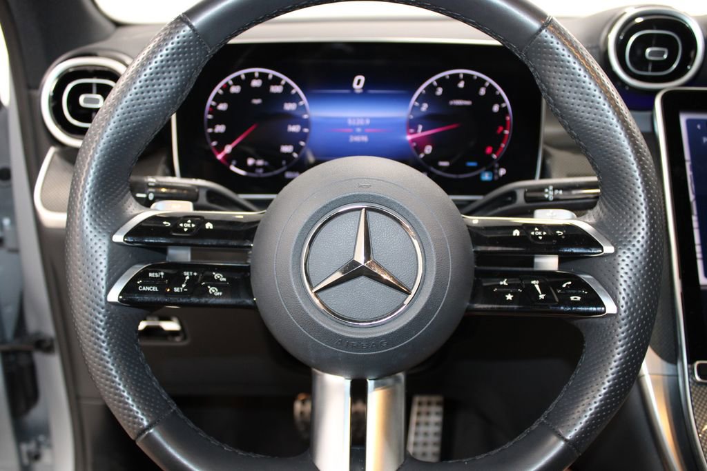Used 2024 Mercedes-Benz GLC 300 4MATIC image 33