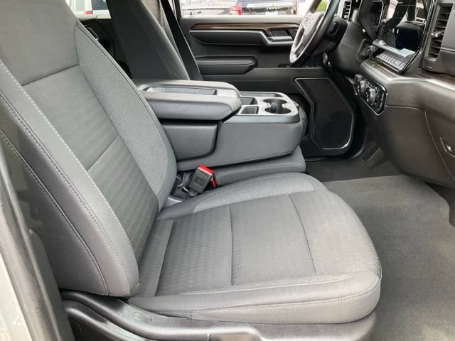 Used 2025 Chevrolet Silverado 1500 LT AWD/4WD image 19