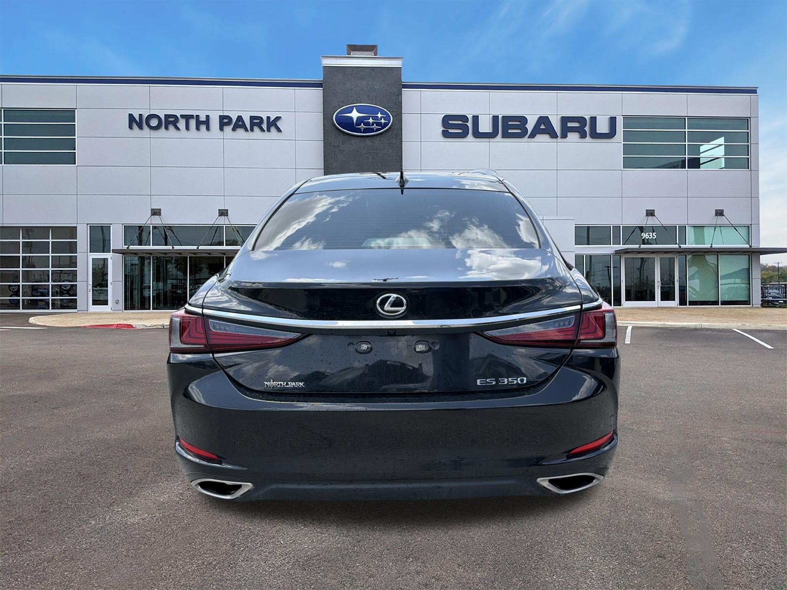 Used 2025 Lexus ES 350 w/ Premium Package FWD image 4