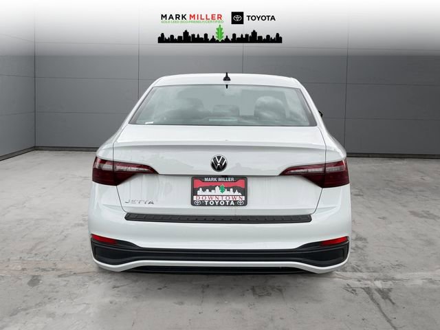 Used 2024 Volkswagen Jetta Sport image 4