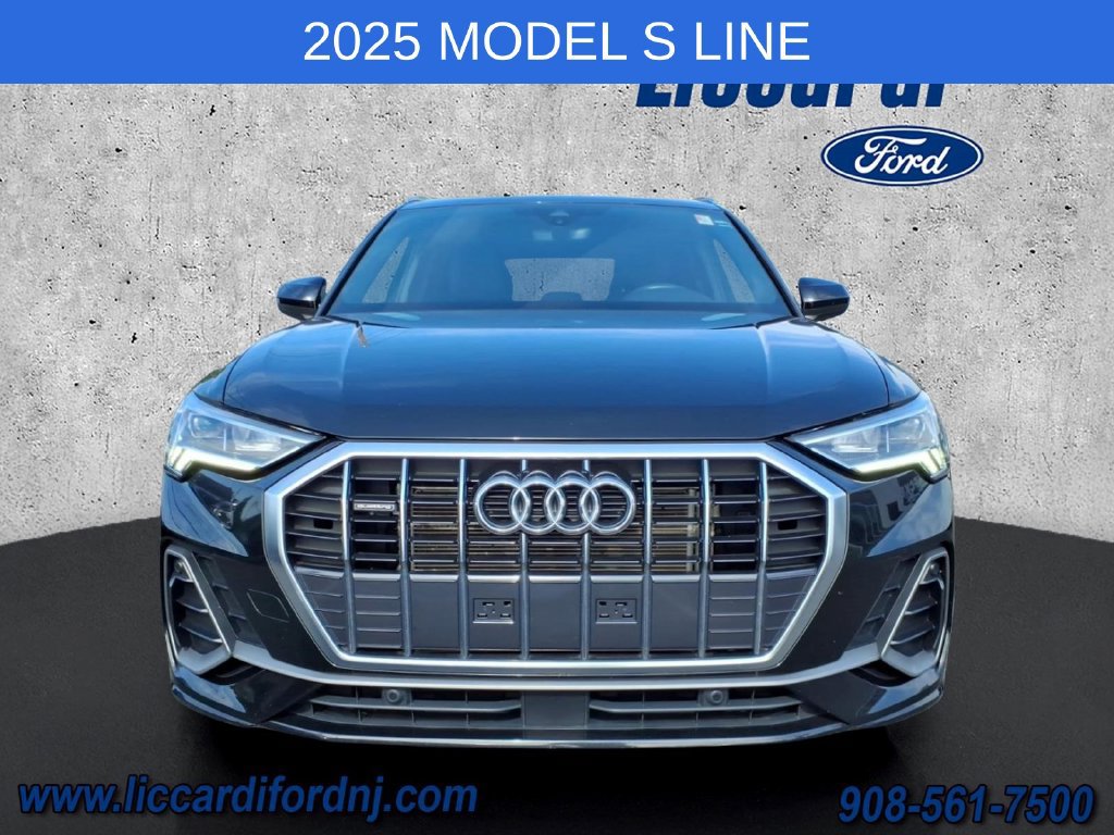 Used 2025 Audi Q3 2.0T Premium AWD/4WD image 2