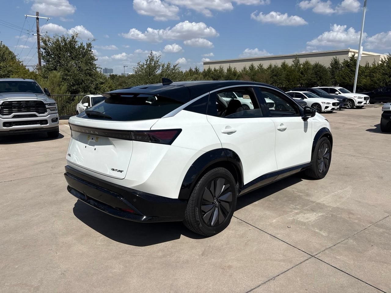 Used 2023 Nissan Ariya FWD image 5