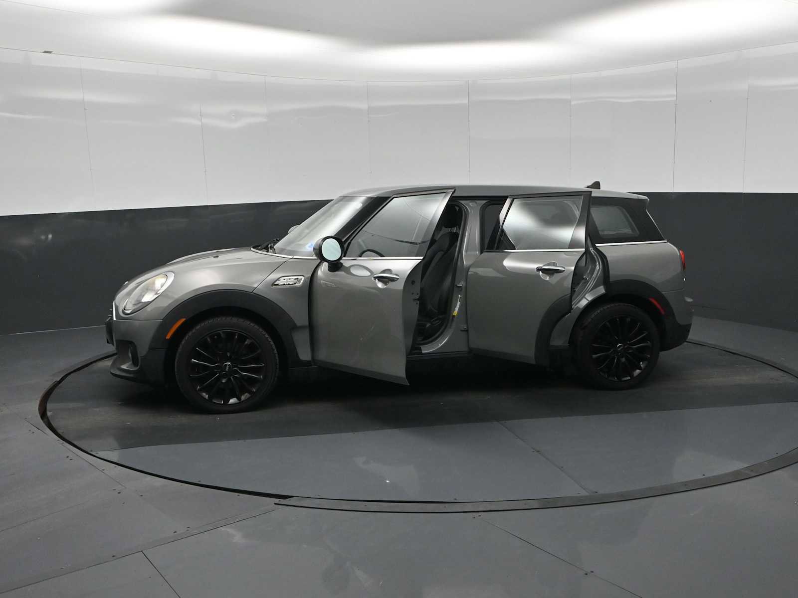 Used 2018 MINI Cooper Clubman image 34