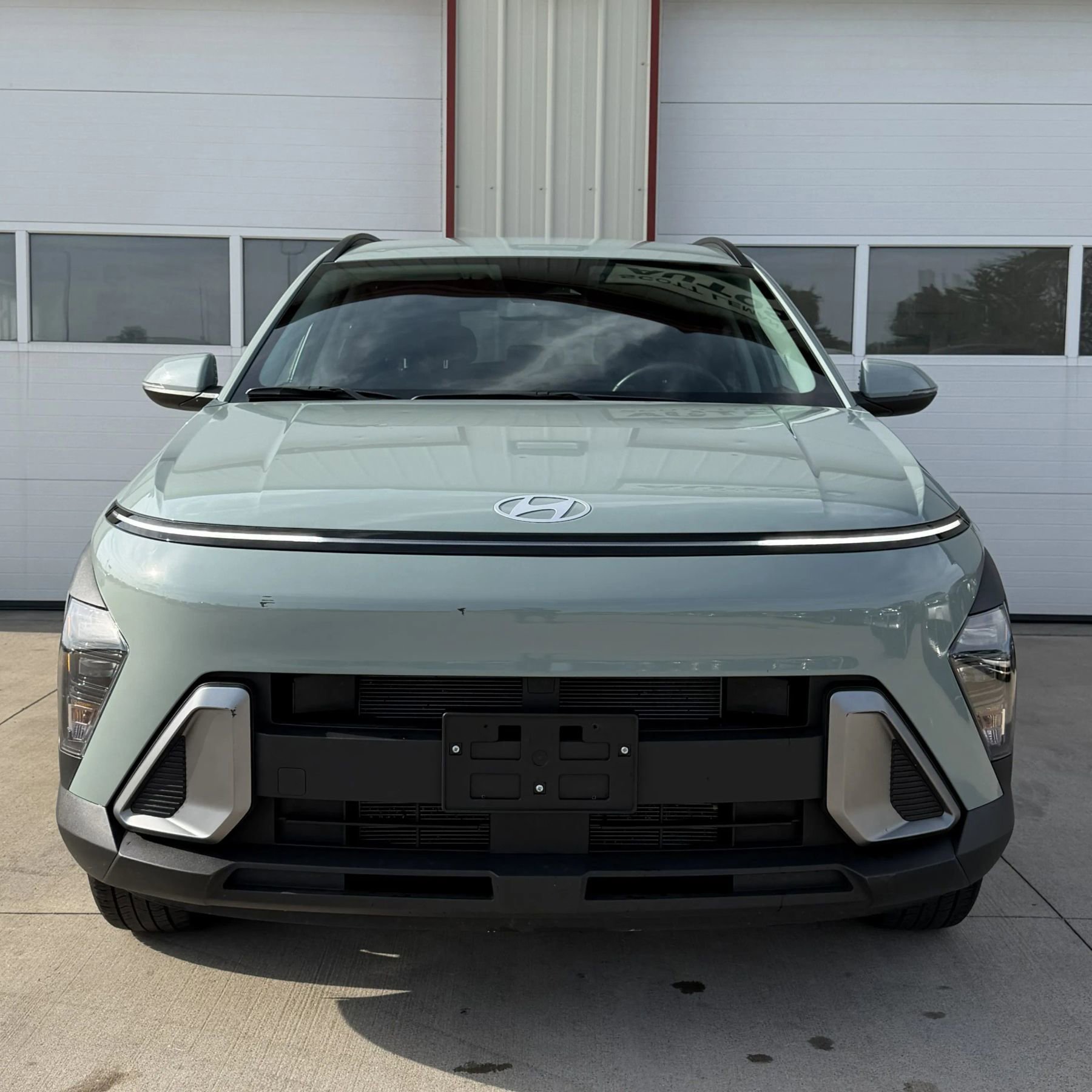 Used 2025 Hyundai Kona SEL AWD/4WD image 2